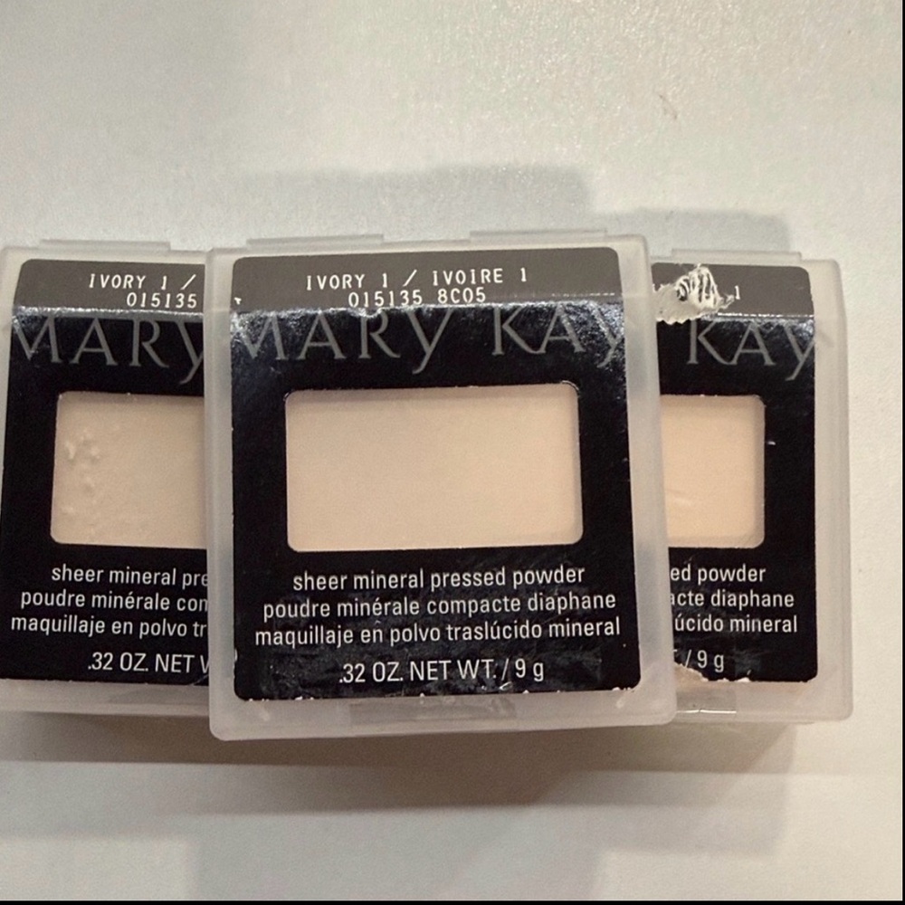 Mary Kay Sheer Mineral Pressed Powder - Ivory 1 (Light Beige Finish)